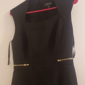 Beautiful Tahari sheath work dress NWT